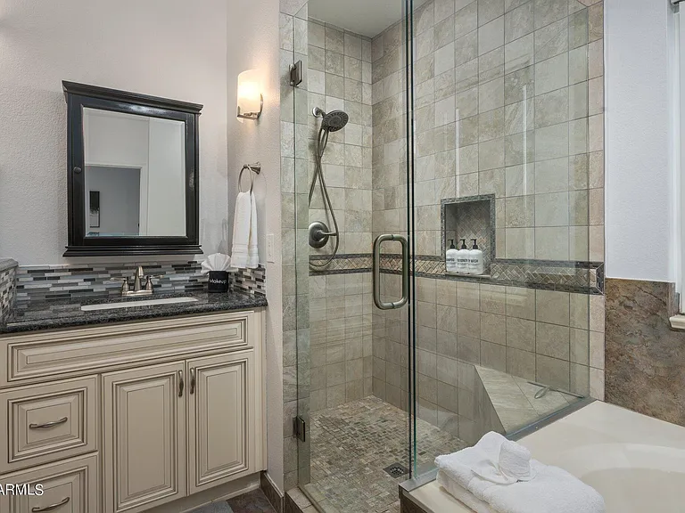 5408 E Kelton Ln — Photo 18
