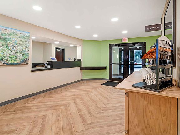 Lobby and Guest Check-in