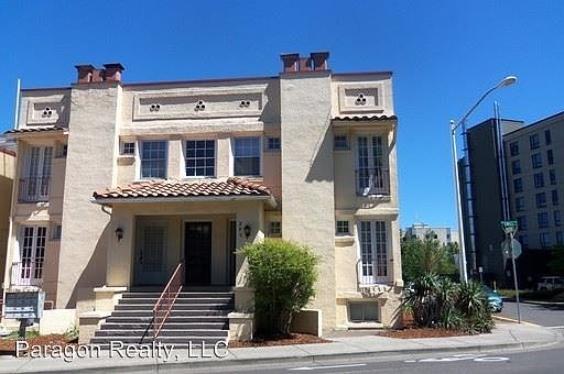 2nd image of 204 NW 17th St APT 8