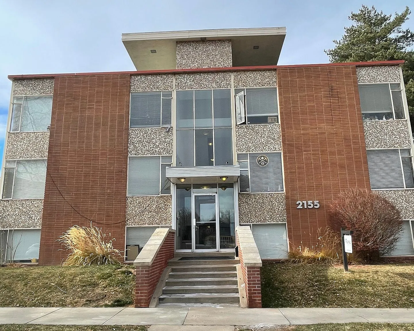 Great Location walking distance to DU campus — Photo 1
