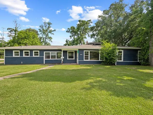 3015 Timberwood Ln, Beaumont, TX 77703