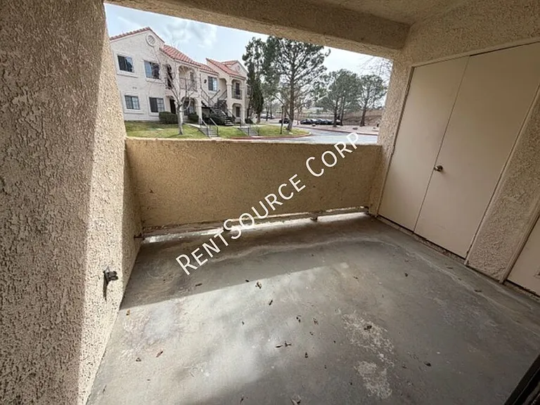 2554 Olive Dr #117 — Photo 21