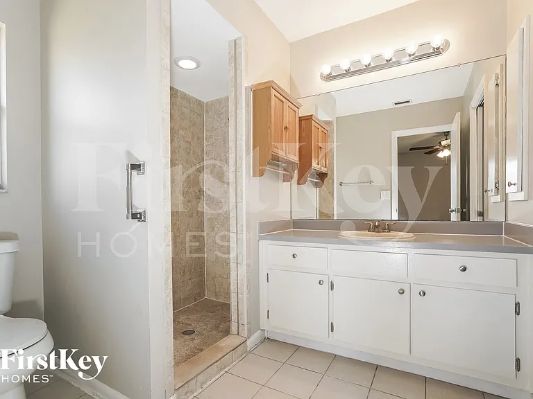 221 SW 43rd Ter — Photo 10