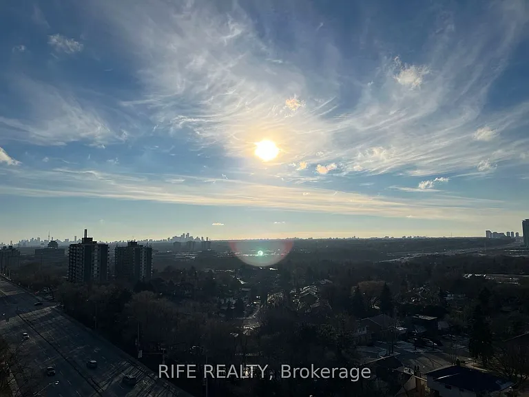 36 Manor Rd E #710 — Photo 14