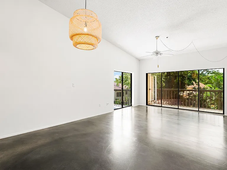 800 Hudson Ave #303 — Photo 11