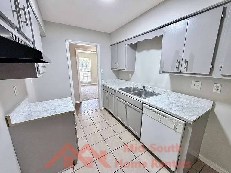 4147 Hallview Dr — Photo 5
