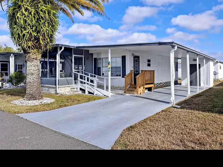 6120 Saragossa Ave — Photo 1