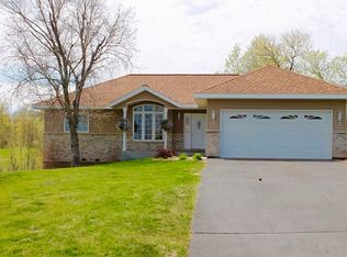 1407 Coachlight Cir, Proctor, MN 55810