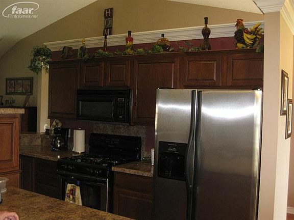 3rd image of 7354 Geraldine Cir