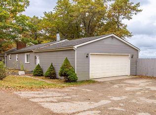 1465 Roy Rd, Oxford, MI 48371