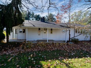 215 Green Valley Dr, Enon, OH 45323