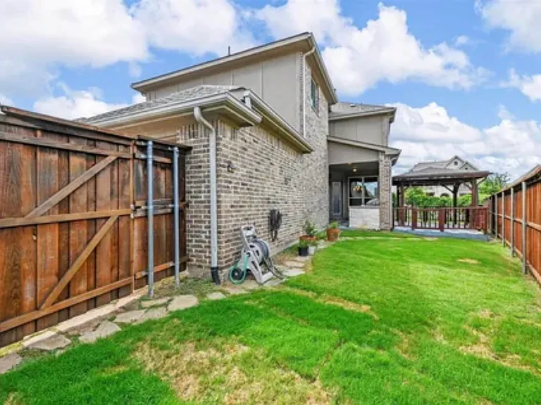 1018 Ivy Charm Way — Photo 20