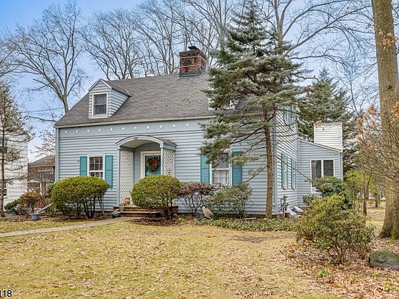 3rd image of 616 Hillcrest Ave
