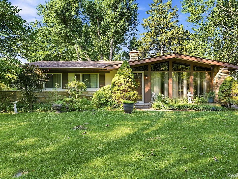 1st image of 27679 Spring Arbor Dr