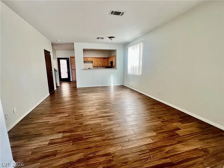 1324 Sun Village Ave — Photo 3