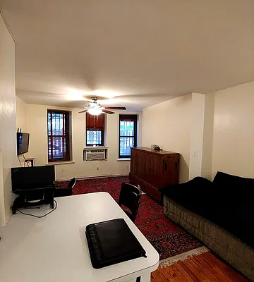 Rented by Moss Realty Company | media 8