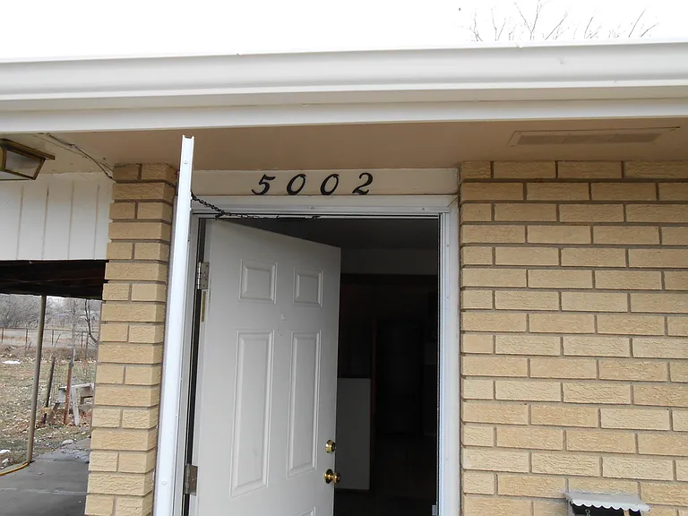 5002-5004 S Iowa Ave — Photo 12