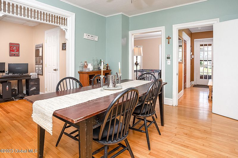 3rd image of 4 Aiken Avenue