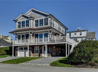 84 Shore Dr, Middletown, RI 02842