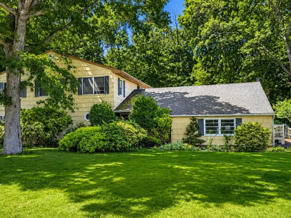 14 Tall Tree Lane, Rocky Point, NY 11778