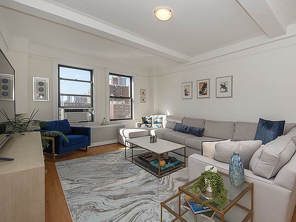4th image of 27 W 96th St APT 10C
