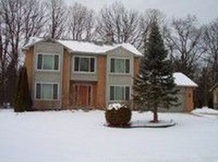 25177 Lindenwood Ln, Southfield, MI