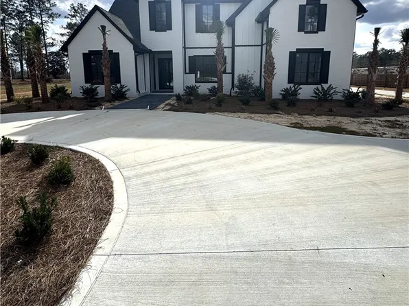 20 Club Dr, Jesup, GA 31546