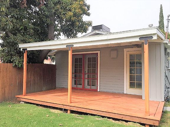 Spacious Front Porch