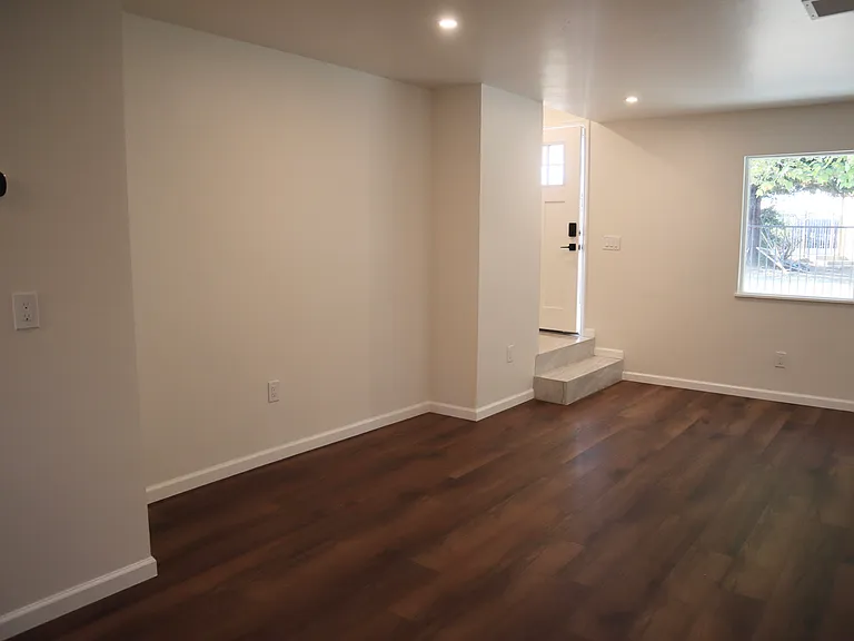 1015 Vernon St #B — Photo 2