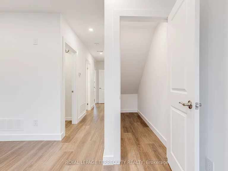 94 Earlscourt Ave #2 — Photo 6
