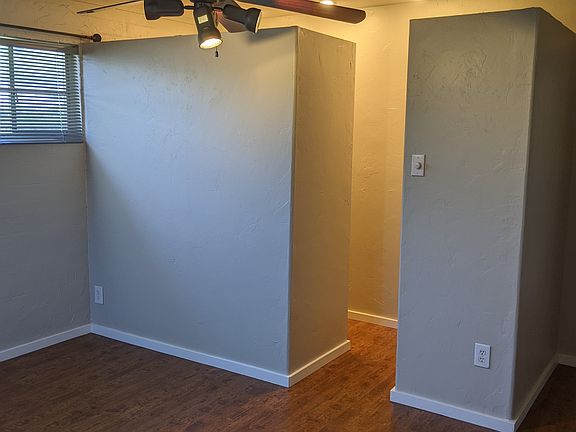 3rd image of 420 W Parkway Blvd