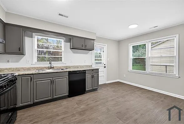 2637 Dalecrest Dr — Photo 4