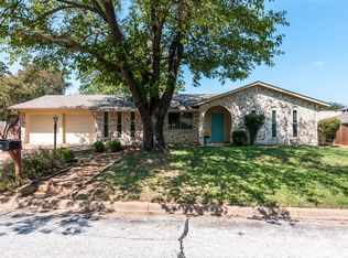 7813 Owen Dr, North Richland Hills, TX 76180