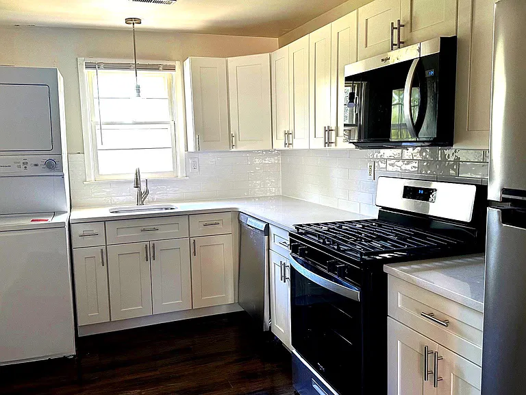 257 Evergreen Ave — Photo 9