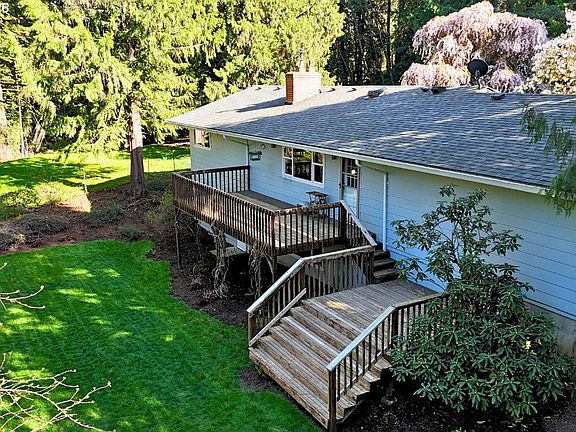 4th image of 22305 NE Ilafern Ln