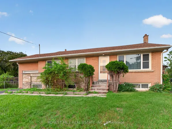 15 Robson Pl, Toronto, ON M2R 2Y3