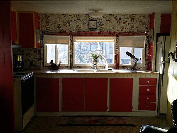 3rd image of 868 Boyer Ave SW