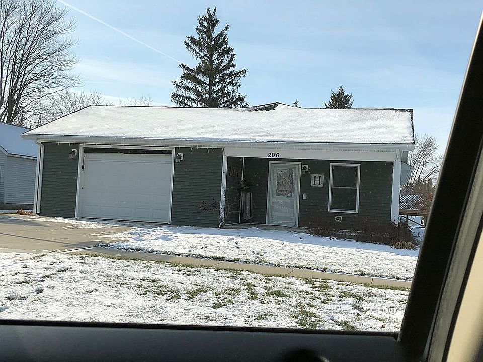 2nd image of 206 E Plum St #St01