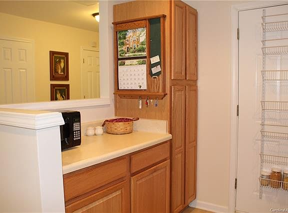 5th image of 2262 Hanover Ct