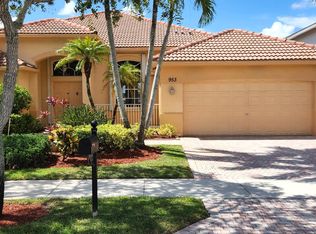 952 Crestview Cir, Weston, FL 33327