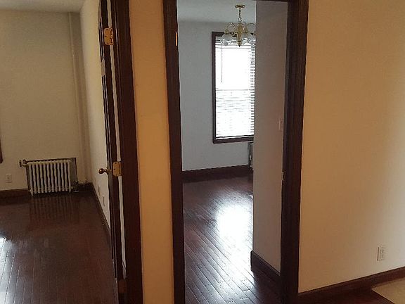 3rd image of 2324 28th Ave APT 2F