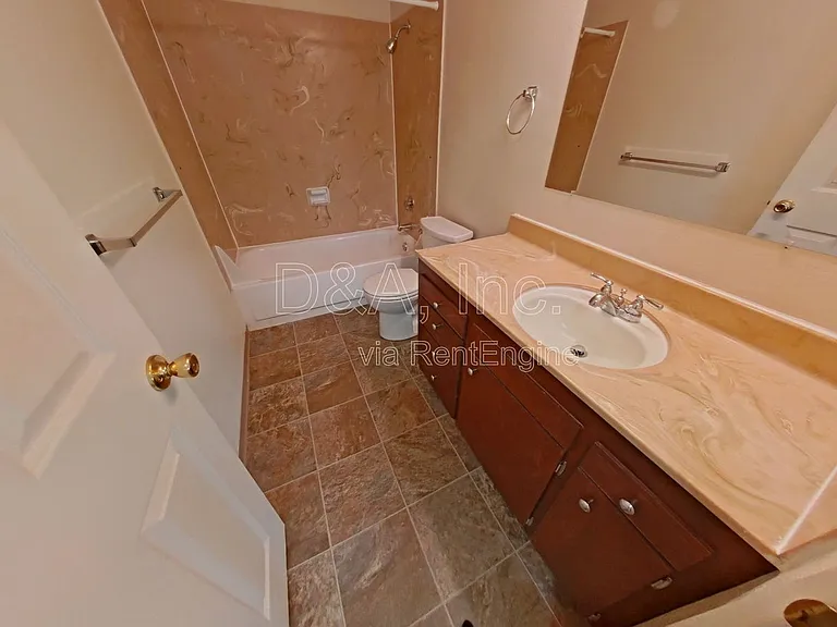 803 SW 8th St #8 — Photo 10