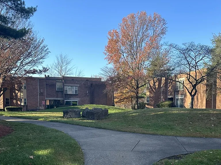 Summit Apartments - Latrobe, PA — Photo 15