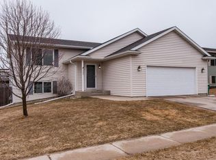 5947 Crown Ln NW, Rochester, MN 55901