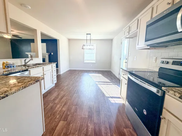 168 Beaver Tavern Dr, Benson, NC 27504