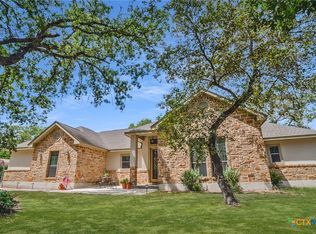 205 Sendera Xing, La Vernia, TX 78121