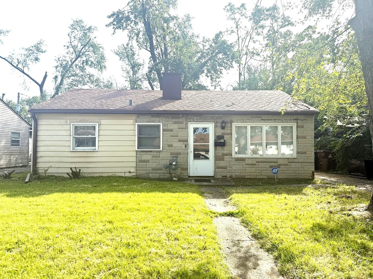 3 bed, 867 sqft, $2,150 — Photo 1