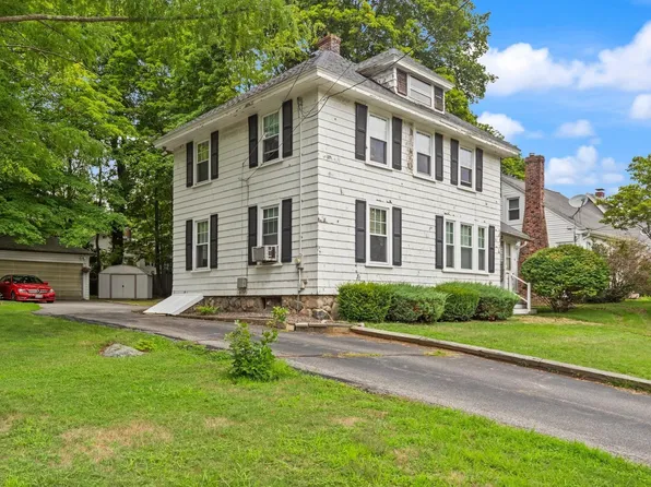 15 Willow St, Reading, MA 01867