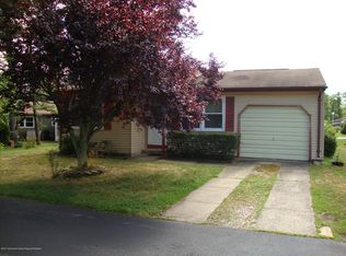 50 Hummingbird Ln, Manchester Township, NJ 08759