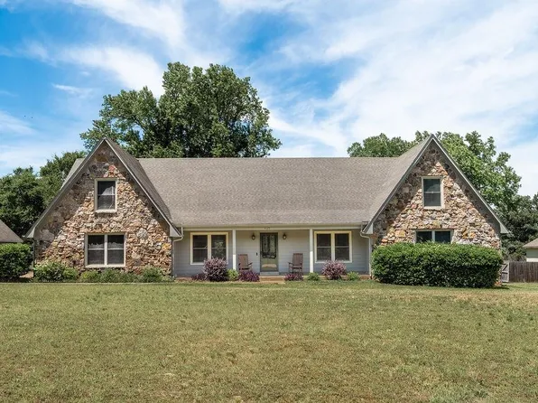 4125 Sunny Meadows Rd, Bartlett, TN 38135